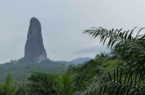 Pico Cao Grande en Santo Tome