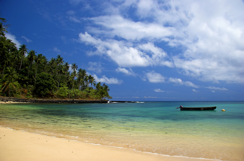 Playa de la isla de Santo Tomé