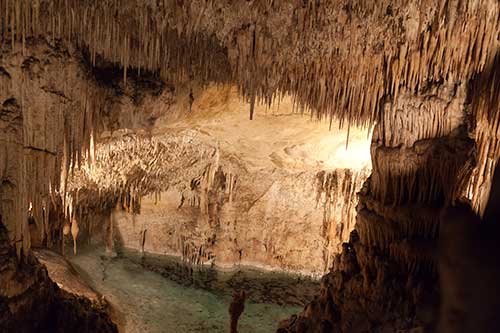 Interior de las cuevas del Drach