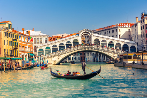 Puente Rialto en Venecia