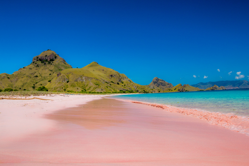 Arena rosa en Pink Beach