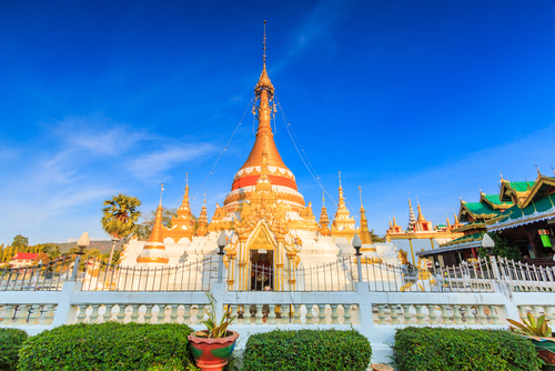 Templo en Mae Hong en Tailandia