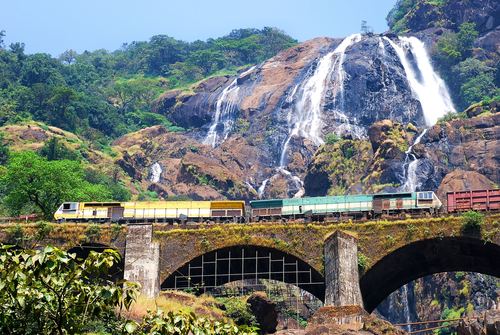 Cascada Dudhsagar en La India