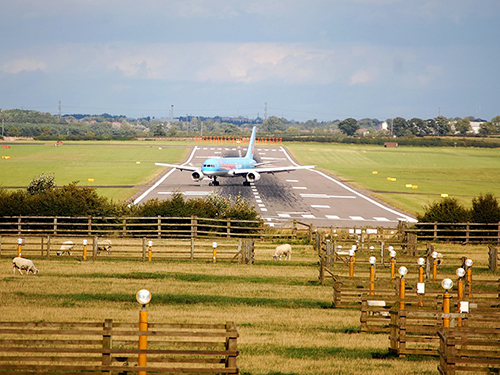 Avión en aeropuerto