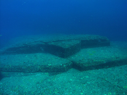 Piedra en Yonaguni