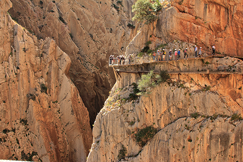 Turistas en Camino del Rey