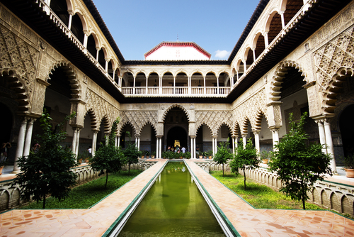 Patio de los Reales Alcázares de Sevilla