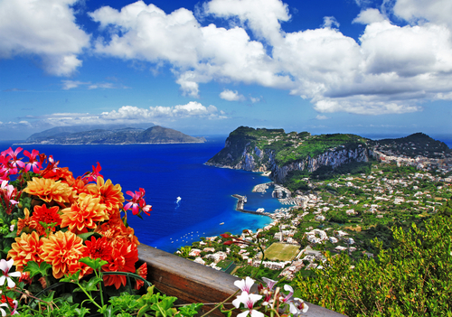 Vista de Capri en el Mediterráneo