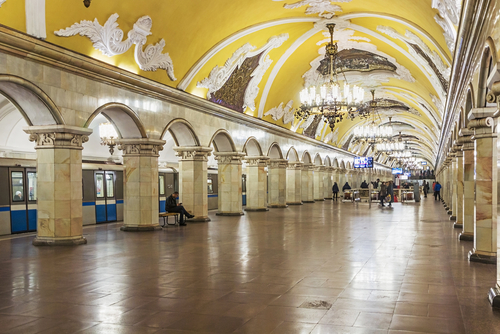 Estación de metro de Komsomolskaya en Moscú