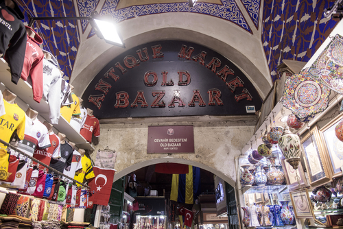 Gran Bazar de Estambul - Paolo Bona / Shutterstock.com