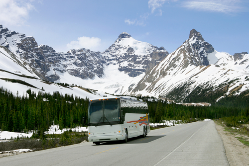 Autobús en carretera de Canadá