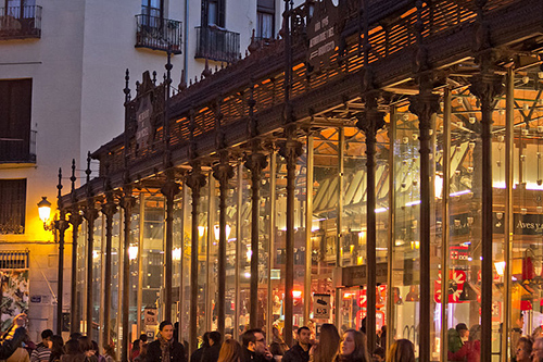 Mercado de San Miguel por la noche