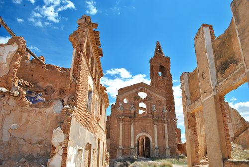 Edificios abandonados en Belchite