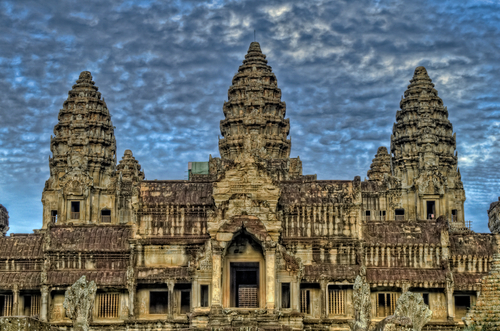 Torres ene l templo de Angkor Wat en Camboya