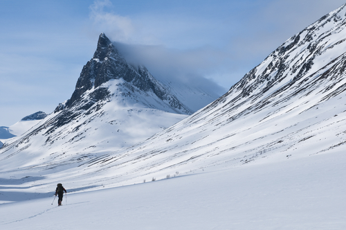 Paisaje de Laponia con nieve