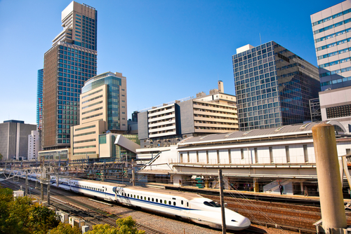 Tren en Tokio, para moverse en un viaje a Japón