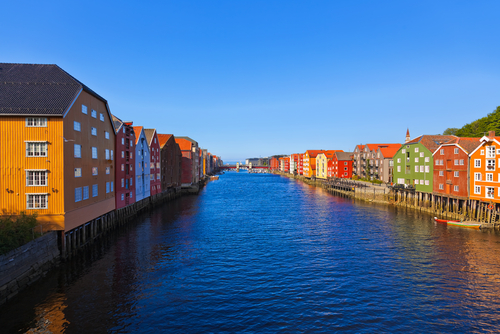 Casas de colores en Trondheim
