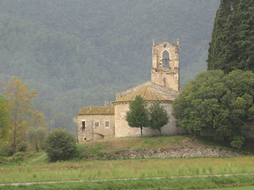 Iglesia romanica en Bañolas