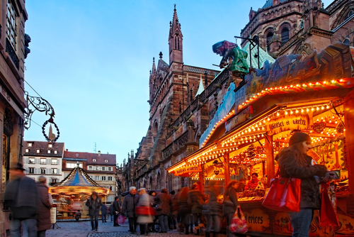 Mercadillo de Navidad de Estrasburgo - Radu Razvan / Shutterstock.com