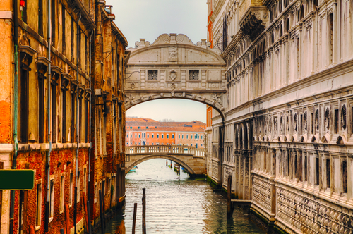 Puente de los Suspiros en Venecia