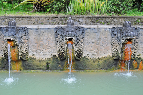 Fuentes termales en Banjar en Bali