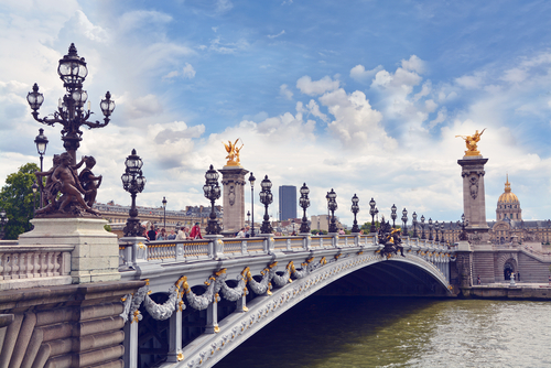 Puente de Alejandro III en París