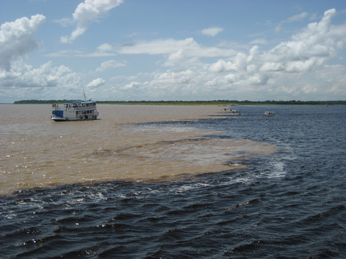 Encuentro de las Aguas en el Amazonas