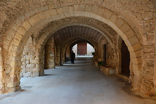 Arcos en Peratallada