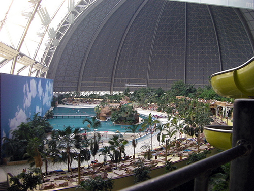 Playa artificial Tropical Islands en Berlin