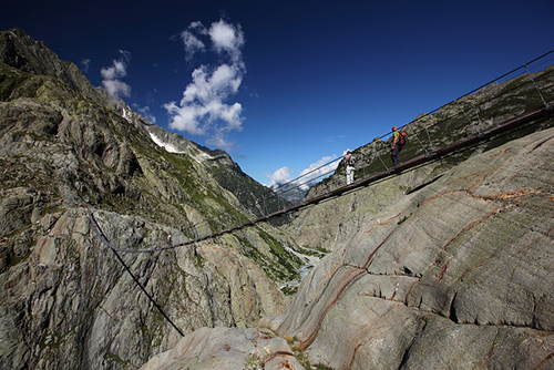 Puente en el glaciar Trift