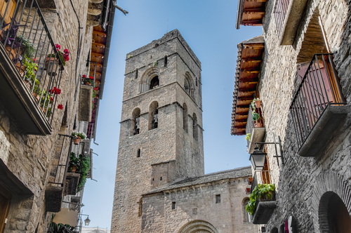 Iglesia de Santa María de Aínsa