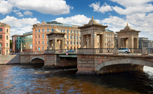 Puente deLomonosov en San Petersburgo