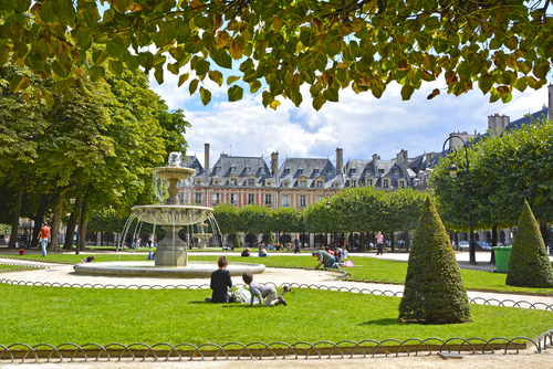 Plaza des Vosgues en París