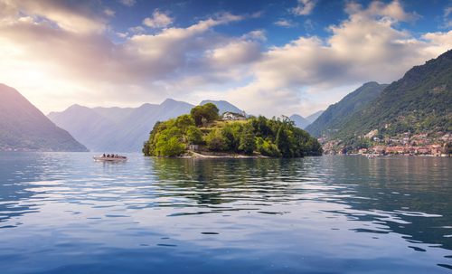Isla de Comacina en el lago di Como