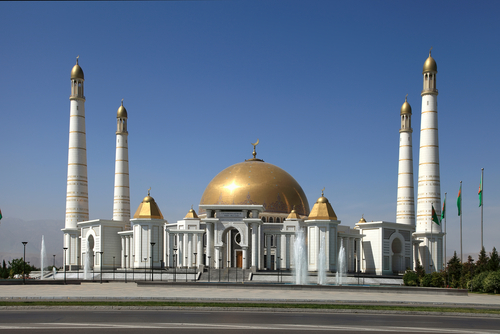 Mezquita en Ashgabat en Turkmenistán