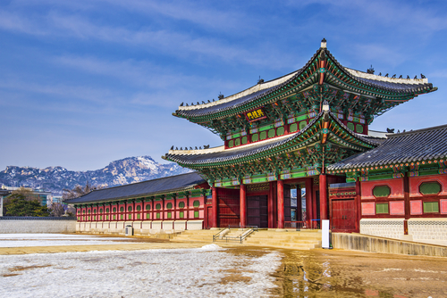El precioso palacio de Gyeongbokgung en Corea del Sur