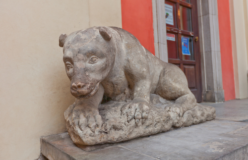 Oso de piedra de Varsovia