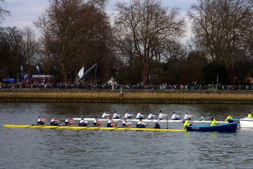 Regata en el Támesis