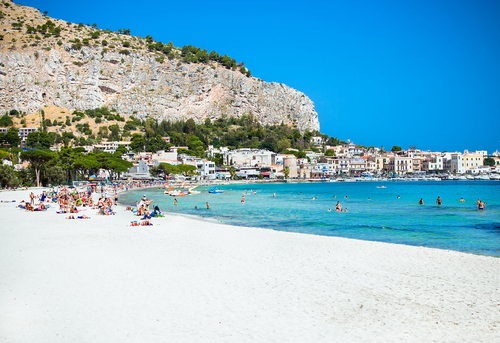 Playa de Mondello en Sicilia