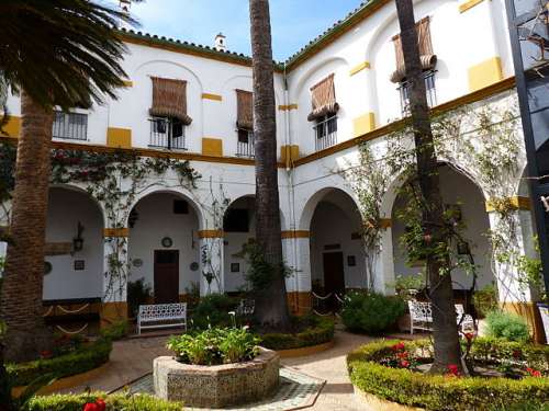 PAtio del Aceite del Palacio de Las Dueñas