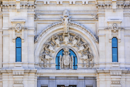 Decoración exterior del Palacio de Comunicaciones
