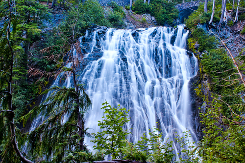 Narada Falls en río Paraíso