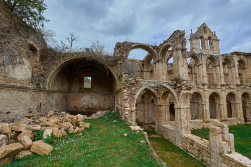 El romántico monasterio de Santa María de Rioseco El romántico monasterio de Santa María de Rioseco
