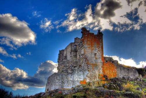 Castillo de Trevejo en la Sierra de Gata