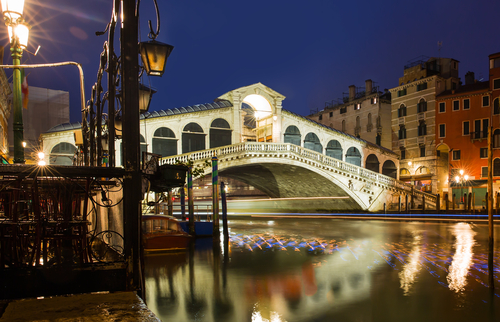 Puente de Rialto en Venecia