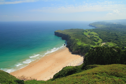 Playa de Andrín en Asturias