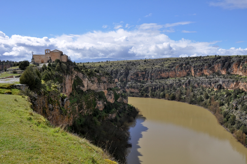 Ermita de San Frutos en el río Duratón