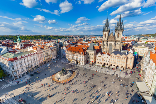 La monumental Plaza de la Ciudad Vieja de Praga