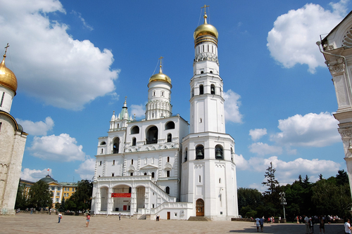 Campanario de Iván el Grande en el Kremlin de Moscú