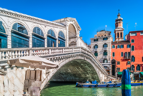 Puente Rialto en Venecia